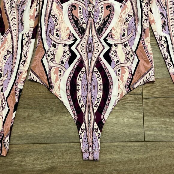 Women's Free People Pick A Place Bodysuit SZ Medium Purple Multi Print Lace Up - Picture 3 of 12